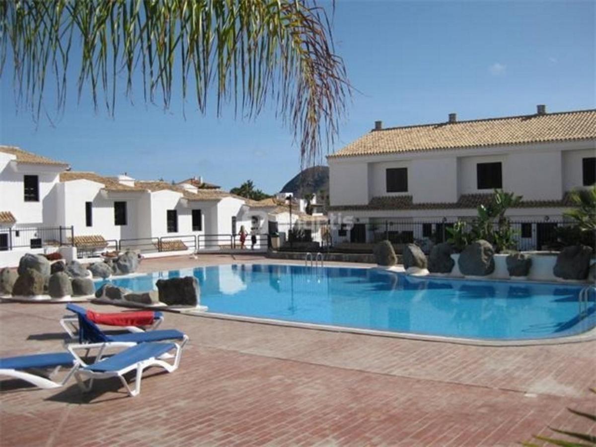 Remarkable 2-Bed House In Chayofa With Pool Exterior foto